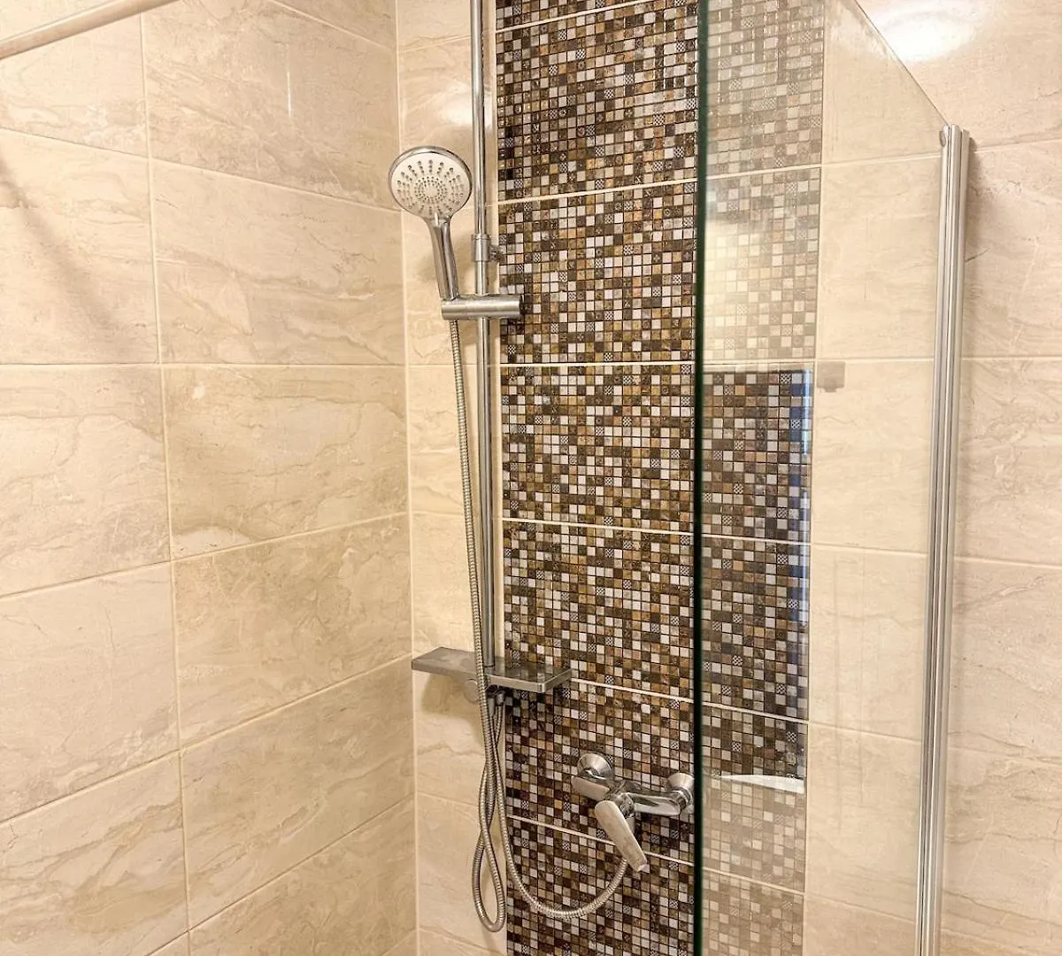 Sunny Flat With Terrace & Park View Near City Centre Praag 0*,  Tsjechië