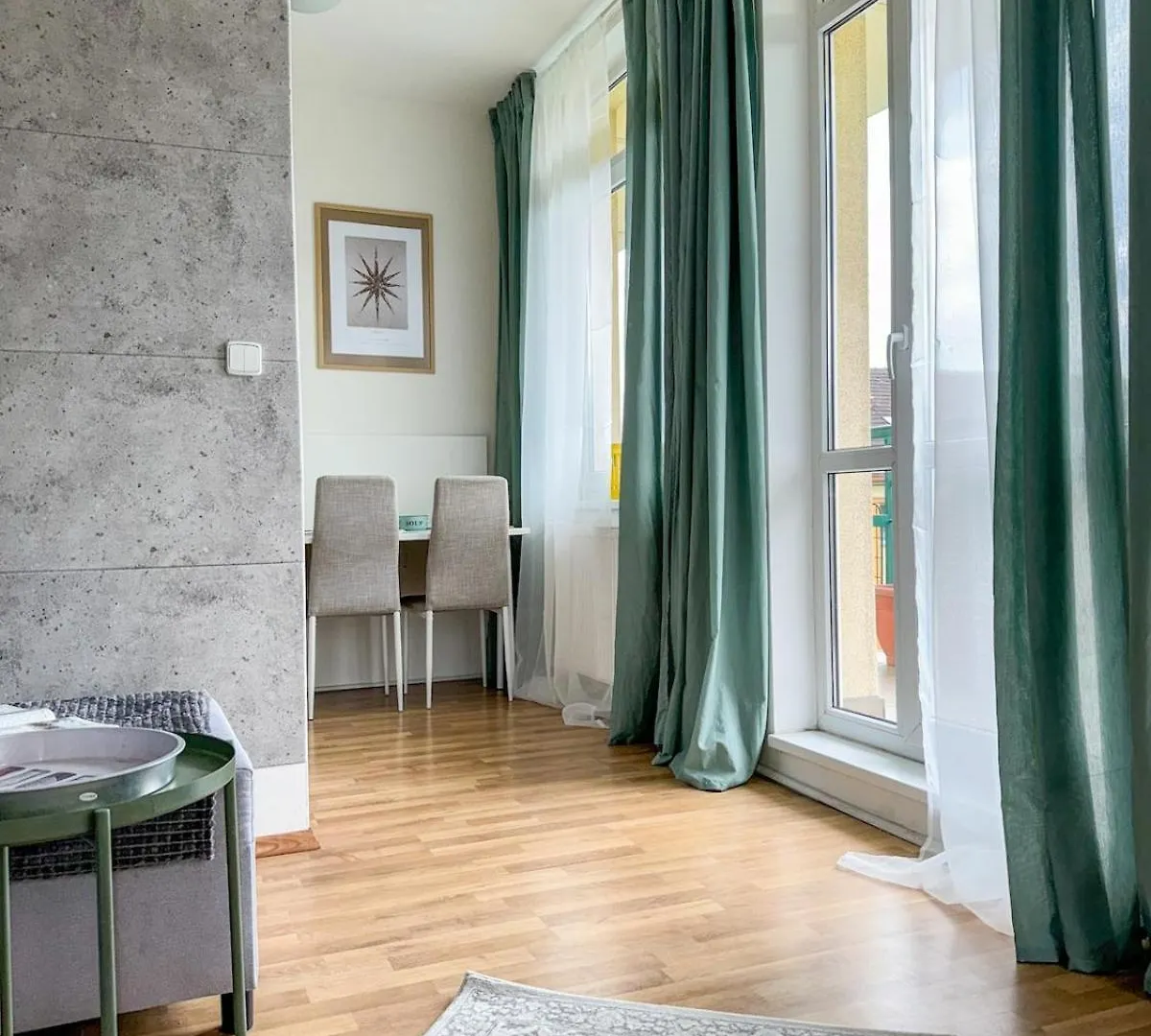 Sunny Flat With Terrace & Park View Near City Centre Praag