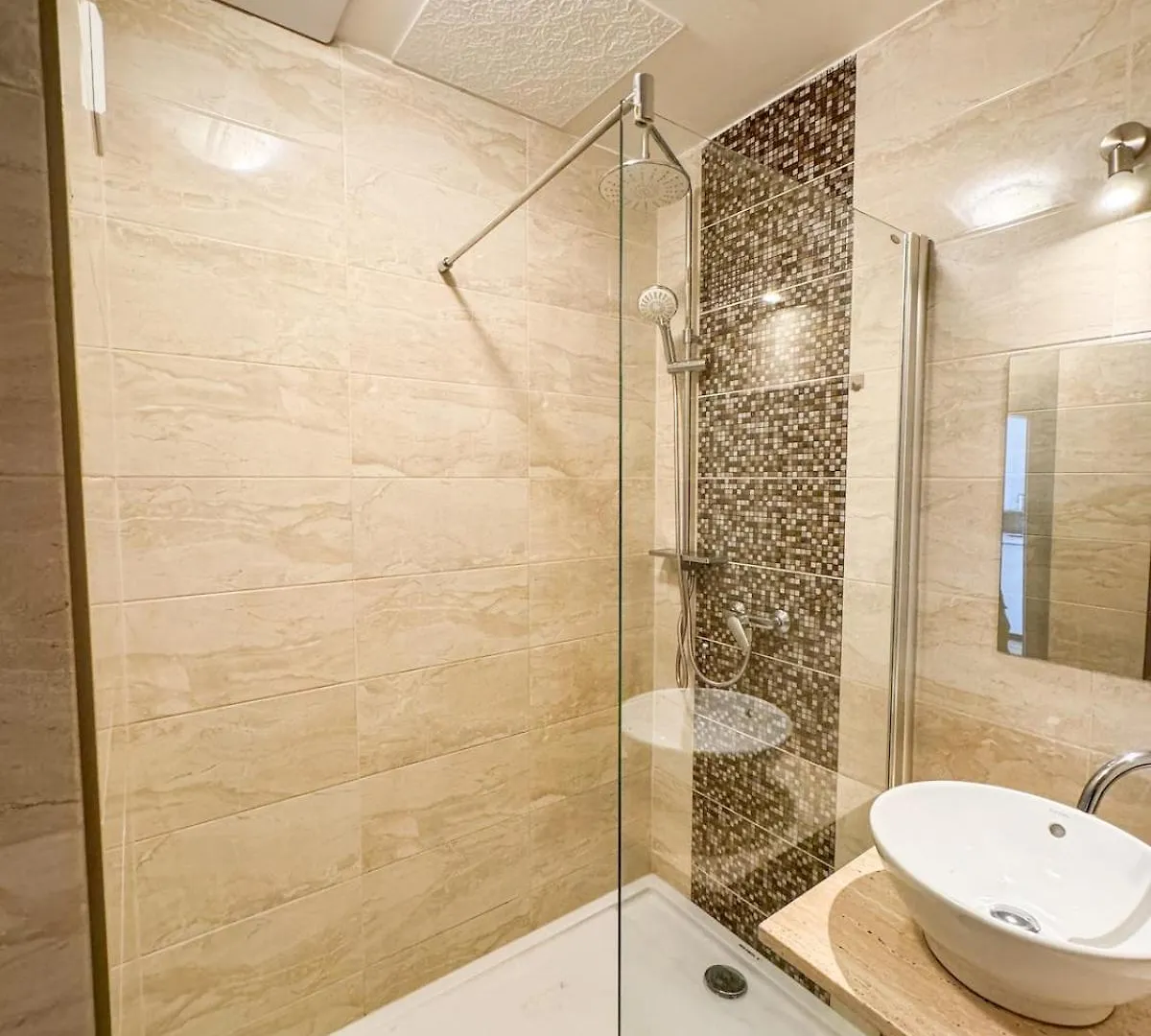 Appartement Sunny Flat With Terrace & Park View Near City Centre Prague République tchèque