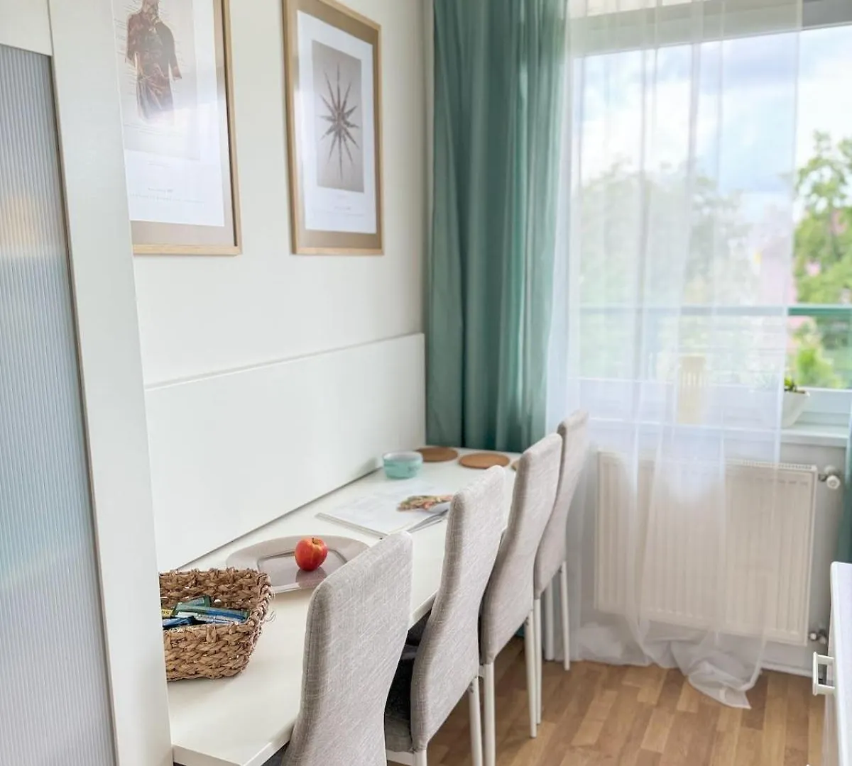 Sunny Flat With Terrace & Park View Near City Centre Prague Appartement