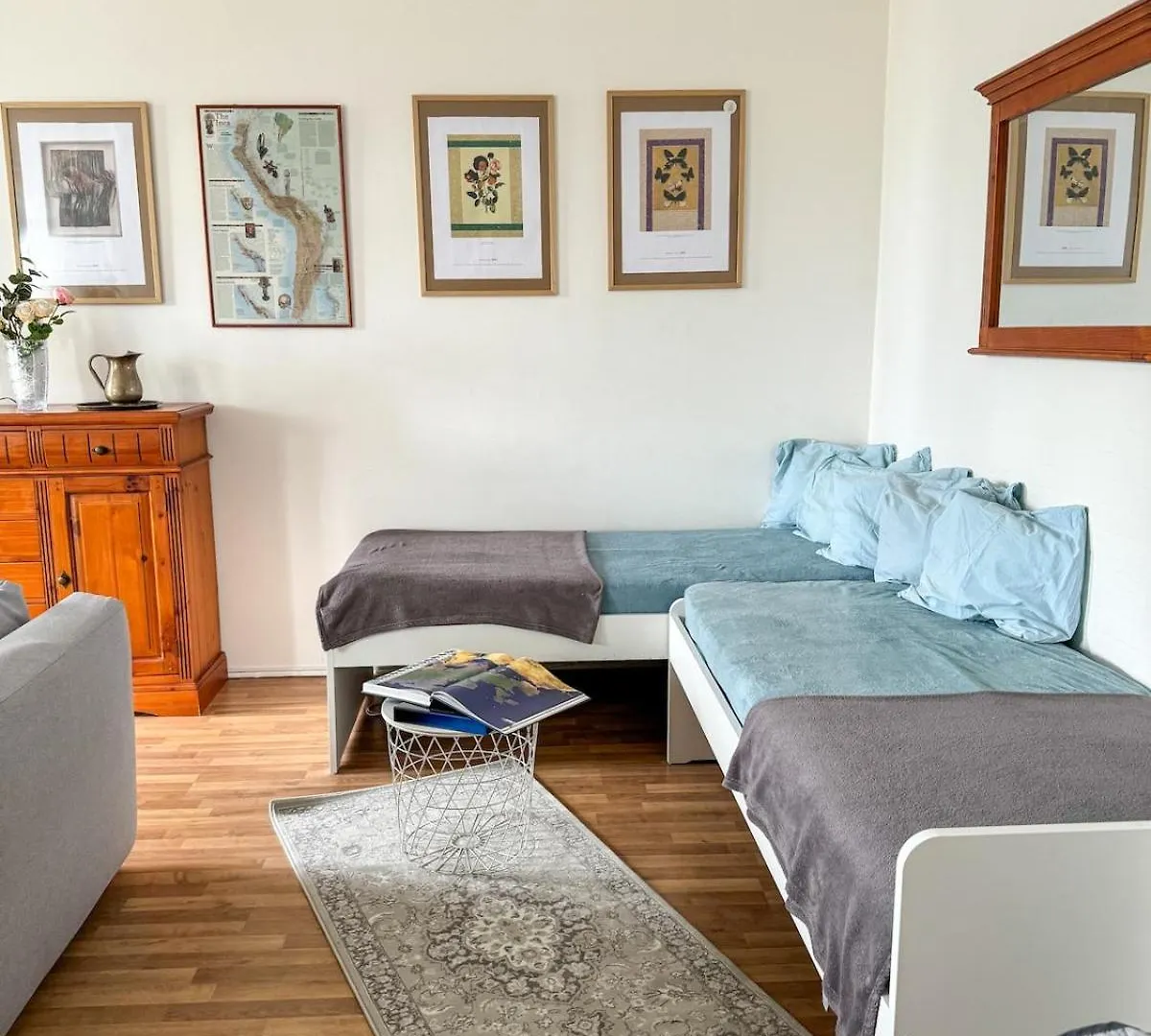 Sunny Flat With Terrace & Park View Near City Centre Prague Appartement